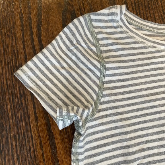 Girls Sz 8 Lulu /Ivivva T-shirt - Picture 3 of 4